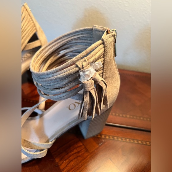 XOXO Elle Tan Tassel Sandals - Picture 5 of 8